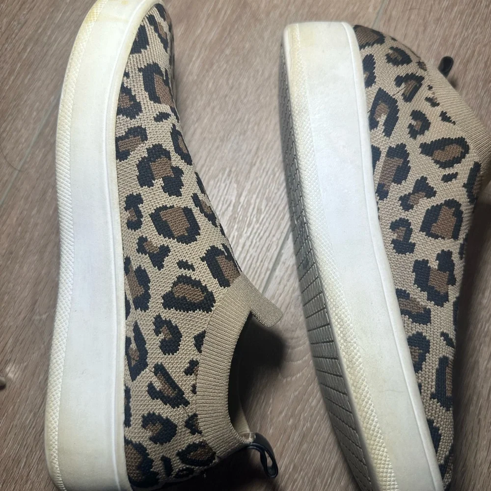 Steve Madden‎ Leopard Print Sneakers Size 8.5 Womens